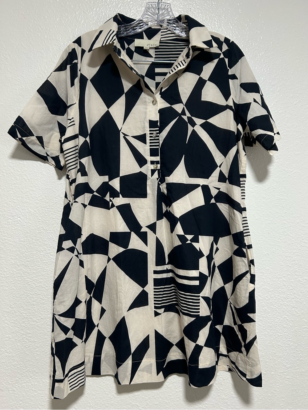 Pinch. Geometric Black and White Dress